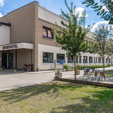 Sport Hotel Centrum Valašské Meziříčí エクステリア 写真