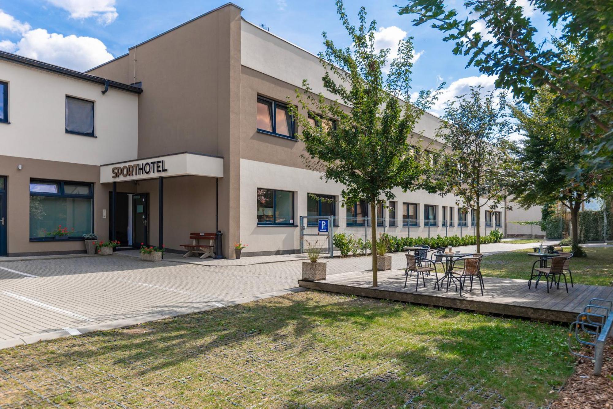 Sport Hotel Centrum Valašské Meziříčí エクステリア 写真